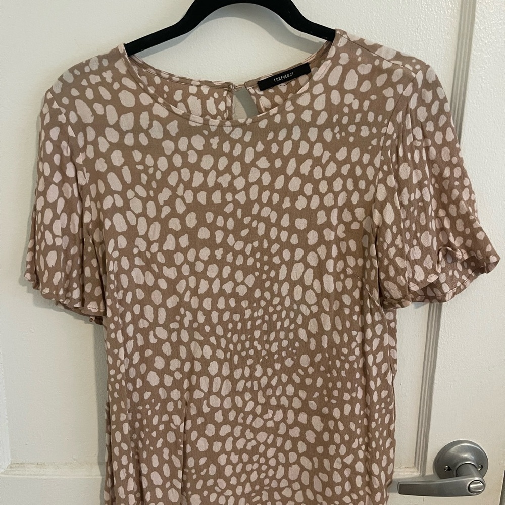 Forever 21 Tan and Cream Patterned Blouse